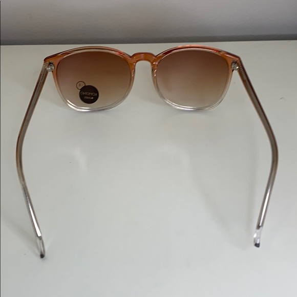 New Komono Urkel Gradient Peach Sunglasses - Picture 14 of 16